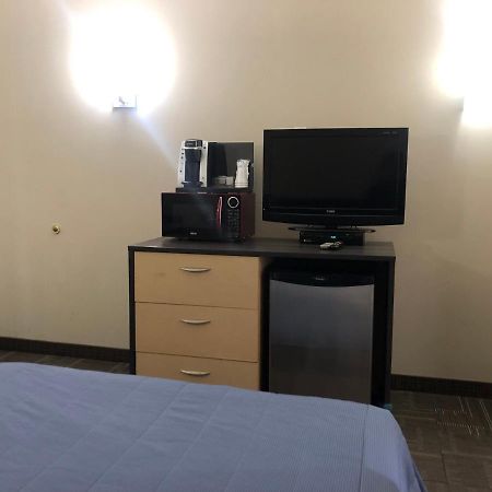 Motel Falcon Броссар Экстерьер фото
