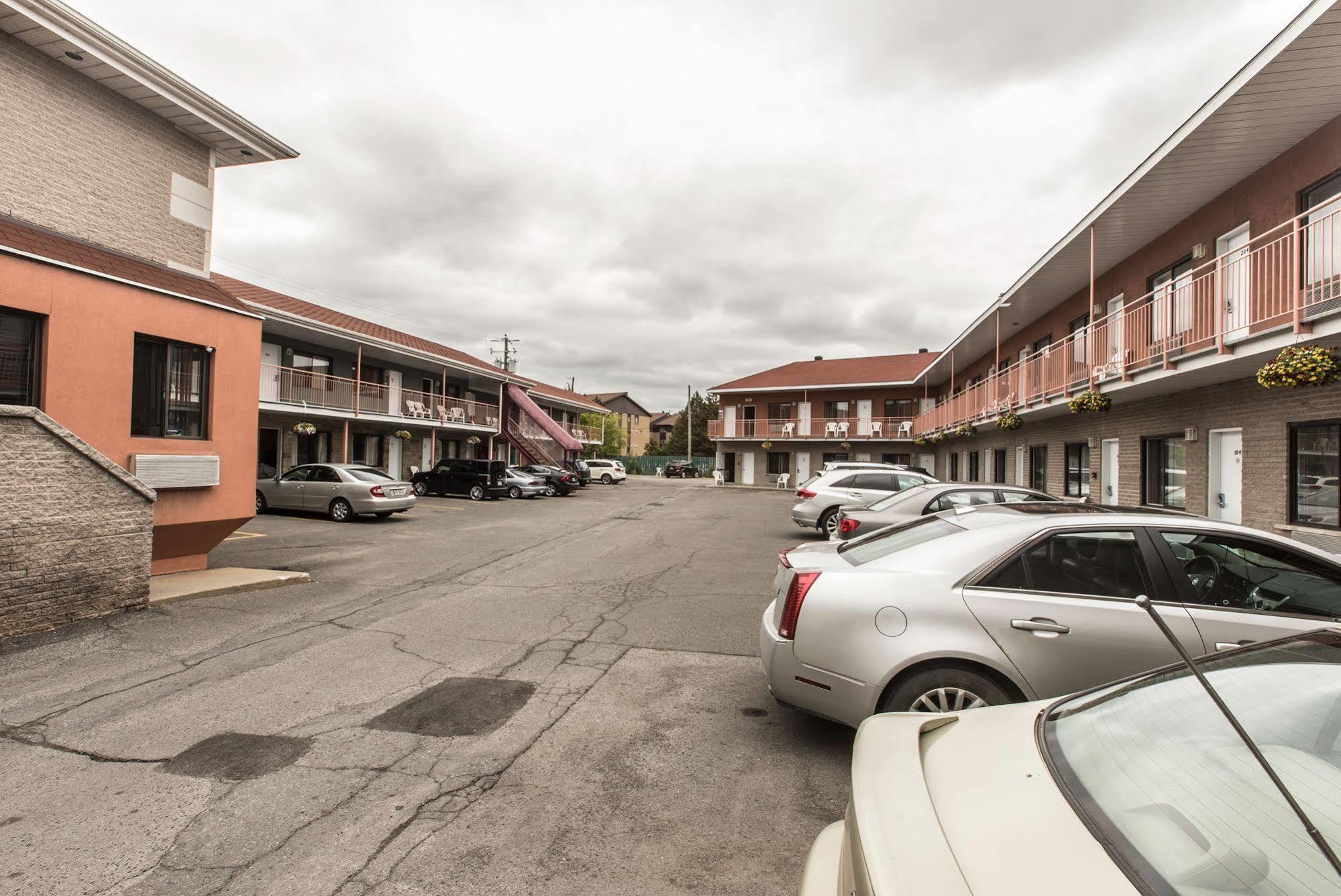 Motel Falcon Броссар Экстерьер фото